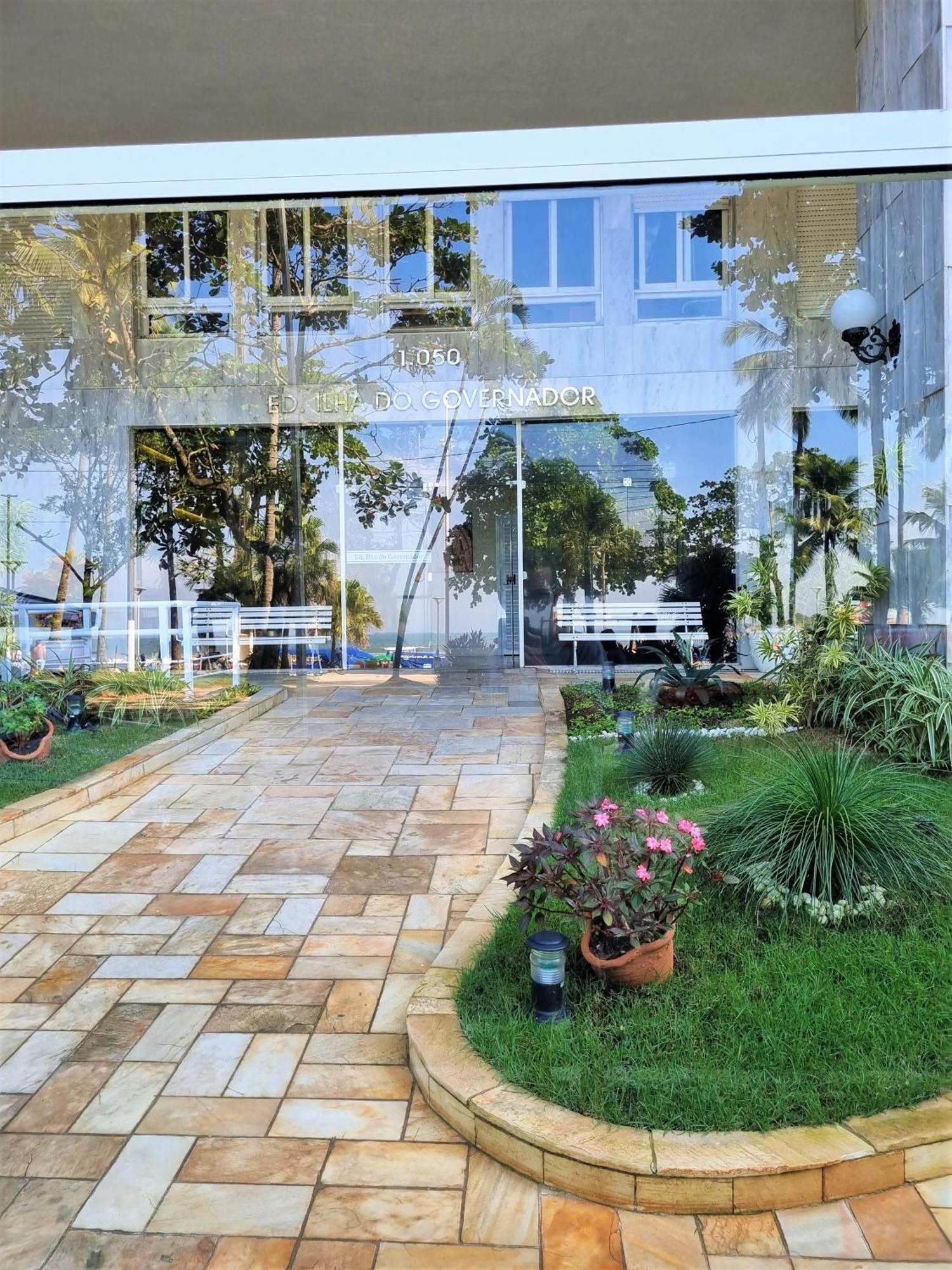 Apto Frente A Praia Das Pitangueiras - Centro Гуаружа Экстерьер фото